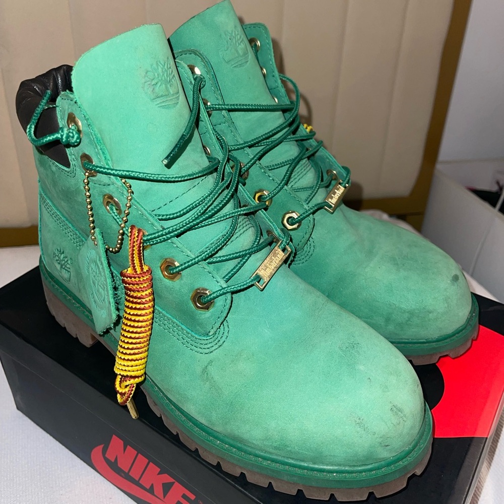 RARE Lmtd Edition Timberlands "Wintergreen"